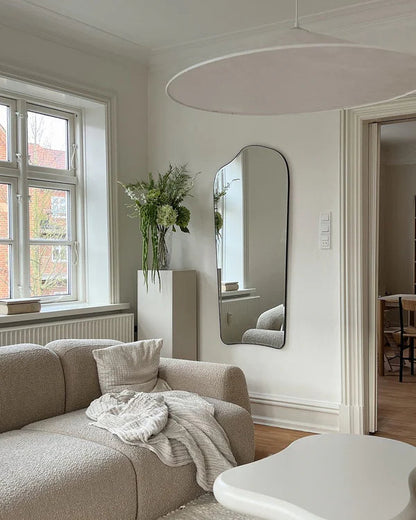 Ivy Spiegel | 140 × 60 cm